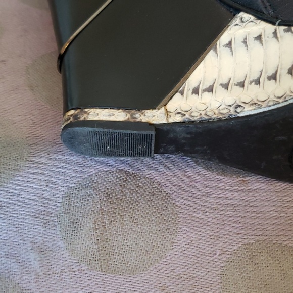 B Makowsky Snakeskin Wedge Ankle Booties - Picture 6 of 6